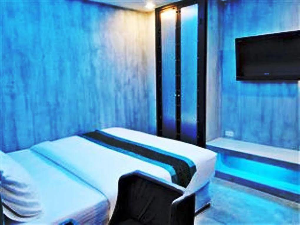 Blutique Hotel Bangkok Exterior photo